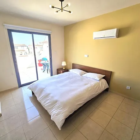 Fully Equipped One Bedroom With Pool بافوس